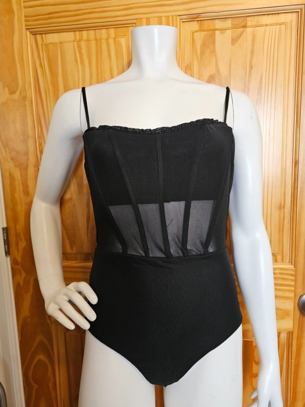 💙 27. Princess Polly Size 6 Black Cartia Bodysuit
